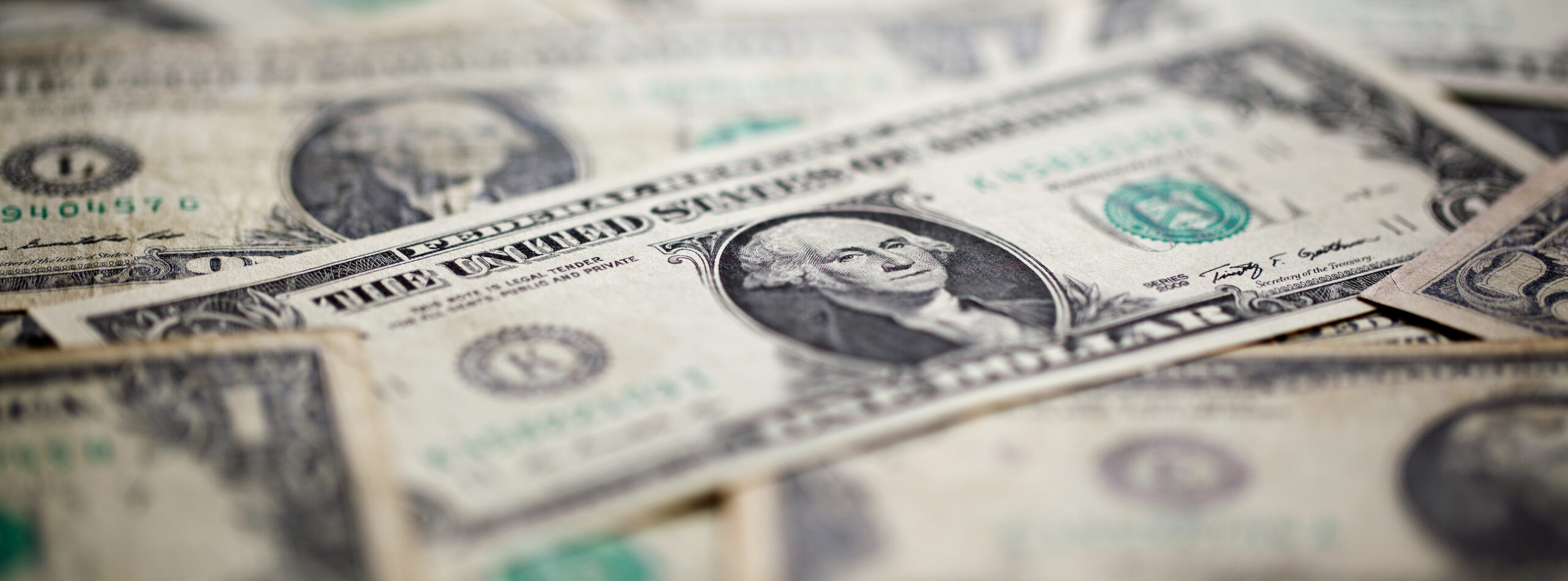 Fiatgeld vs. physisches Gold 2025 – Analyse zur Stabilität des globalen Geldsystems